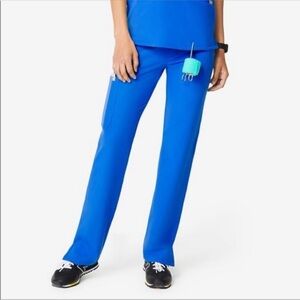 FIGS Kade Cargo Straight Leg Scrub Pants in royal blue, S/P